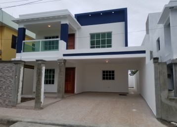 Amplia y hermosa casa entre la Av. Ecológica y la Aut.San Isidro