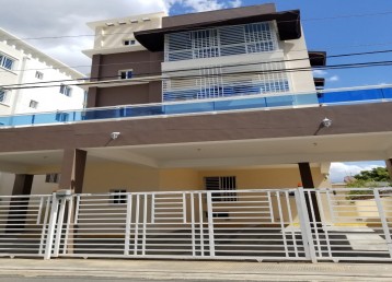 🏢🌴🏢*Apartamento listo para mudarse a pocos metros de la Aut. San Isidro*🏢🌴🏢