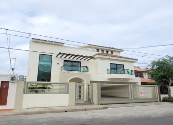 Exclusiva casa Lista para entrega.
