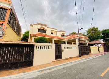 Hermosa casa de 2 niveles exclusiva 🏡🏡