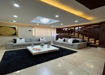 Preciosa casa con Terminaciones personalizadas