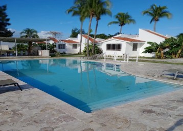 HERMOSA VILLA EN JUAN DOLIO