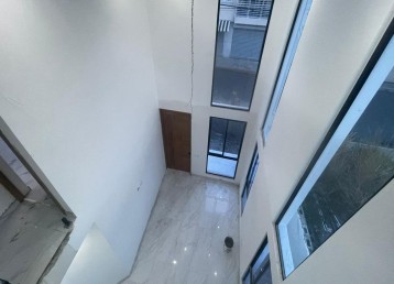 CASA MINIMALISTA EN BRISA ORIENTAL