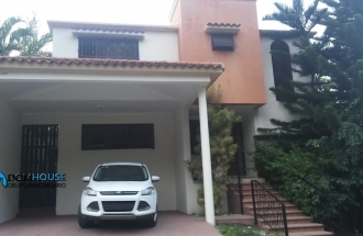 Actrativa Casa En Lo Mejor De Arroyo Hondo