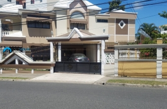 Casa Ideal Que Andabas Con El Mejor DiseÃ±o ArquitectÃ³nico, Y El Mejor Lugar De La Zona Oriental, Vista Hermosa