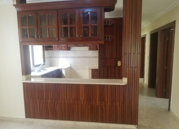 Edificio de 3 niveles con 2 apartamentos por nivel